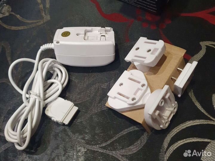 Сетевое зарядное устройство для iPod/iPhone