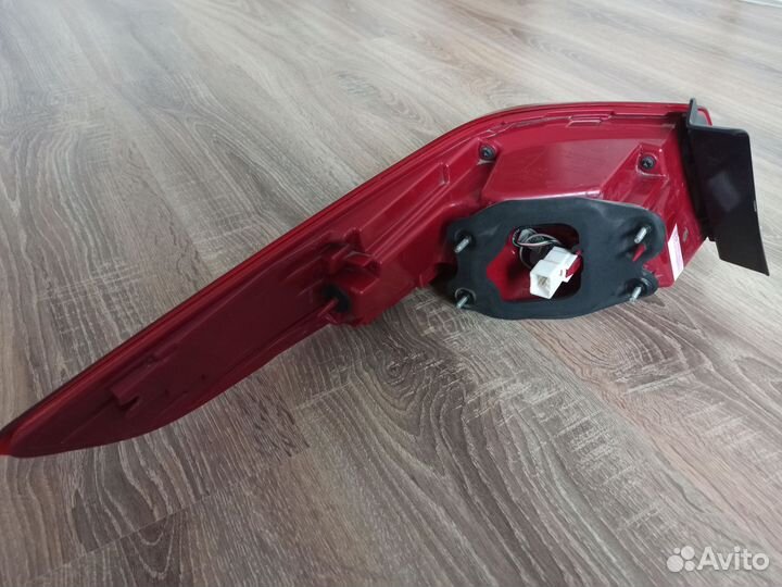 Фонарь задний правый внешний на KIA Optima IV JF