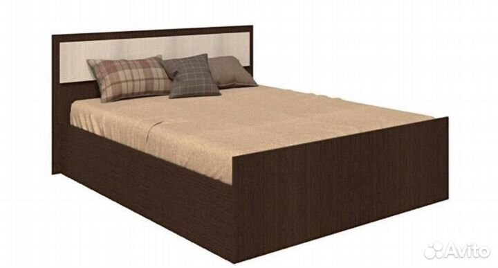 Кровать с матрасом