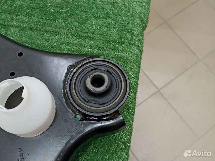 Рычаг передний левый Volvo XC70 II (2007-2016г)