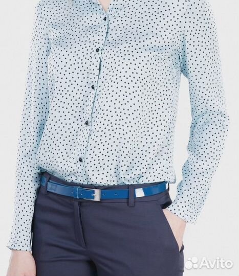 Атласная рубашка с красивым вырезом на спине