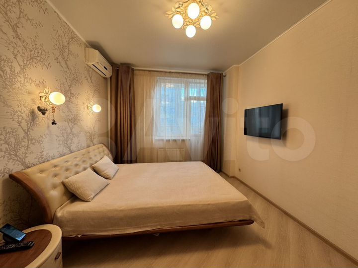 2-к. квартира, 70 м², 8/17 эт.