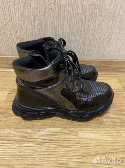 Ботинки осенние для девочки 32р