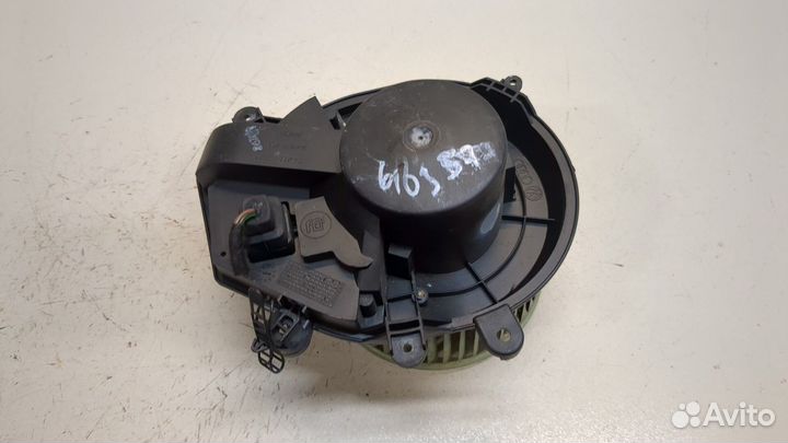 Двигатель отопителя Volkswagen Passat 5, 2002