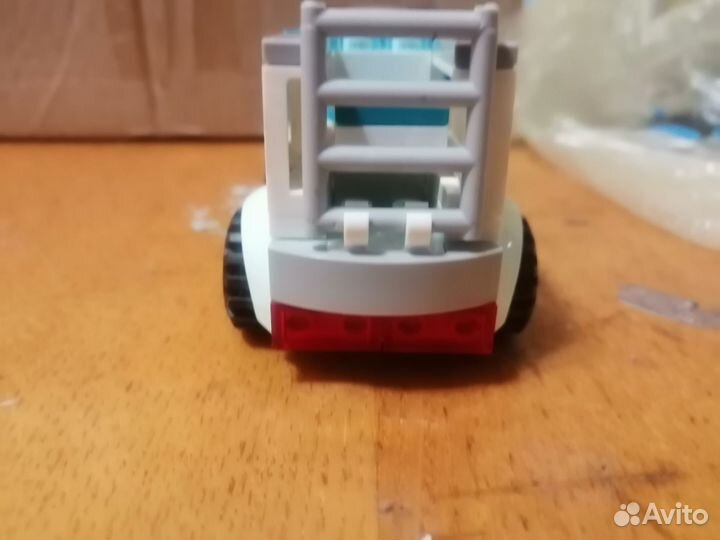 Лего сити витамины и машина