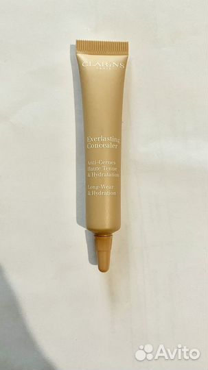 Clarins консилер 02