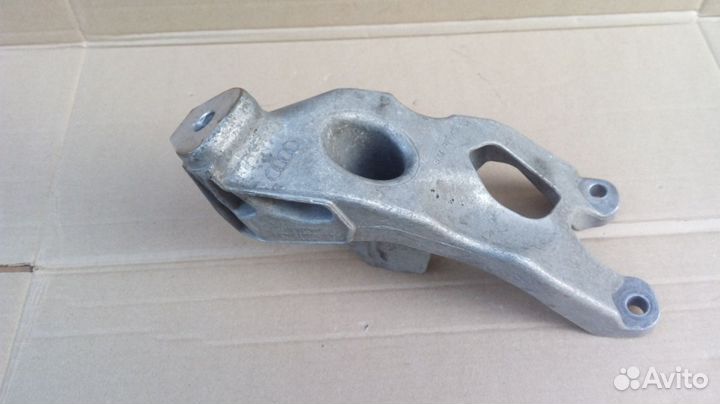 Опора двигателя левая Audi