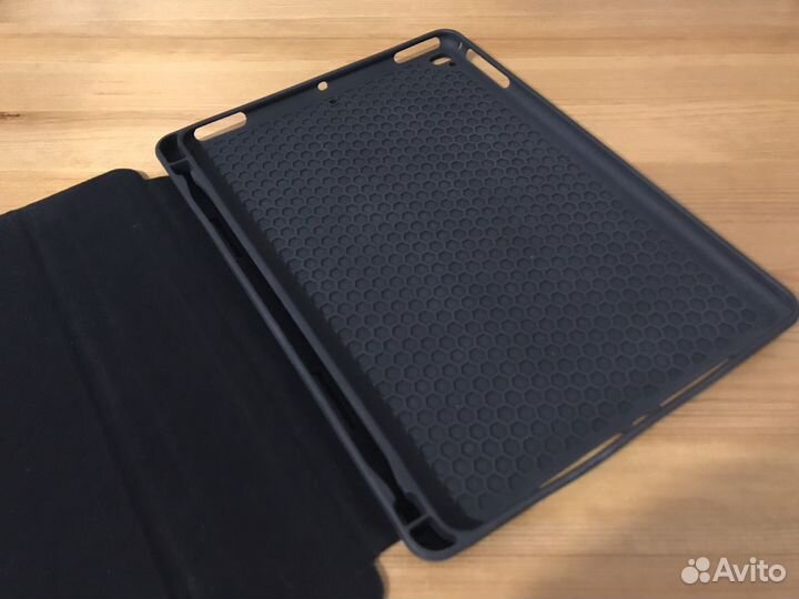 Чехол на iPad 6 2018