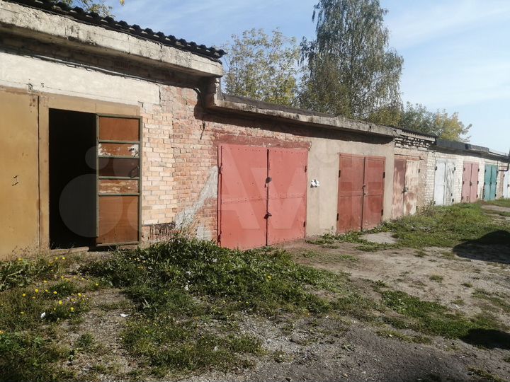 Гараж, > 30 м²