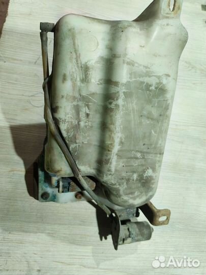 Бачок омывателя Nissan Terrano D21