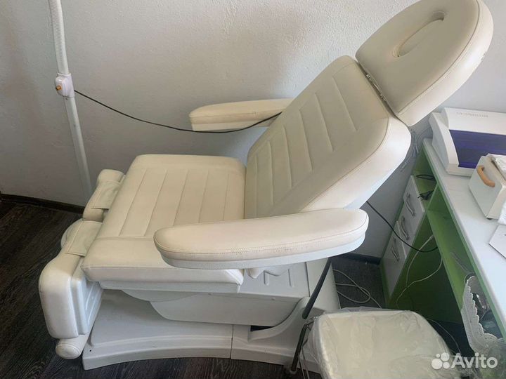 Кресло педикюрное, косметологическое