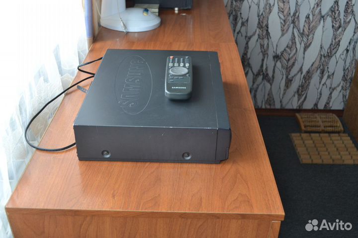 Видеомагнитофон Samsung SVR-700