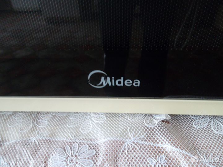 Свч микроволновая печь Midea MM720C4E-W