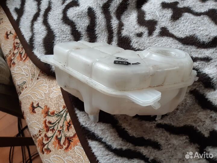 Расширительный бачок audi A6 (C6)