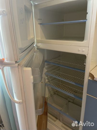 Холодильник бу indesit