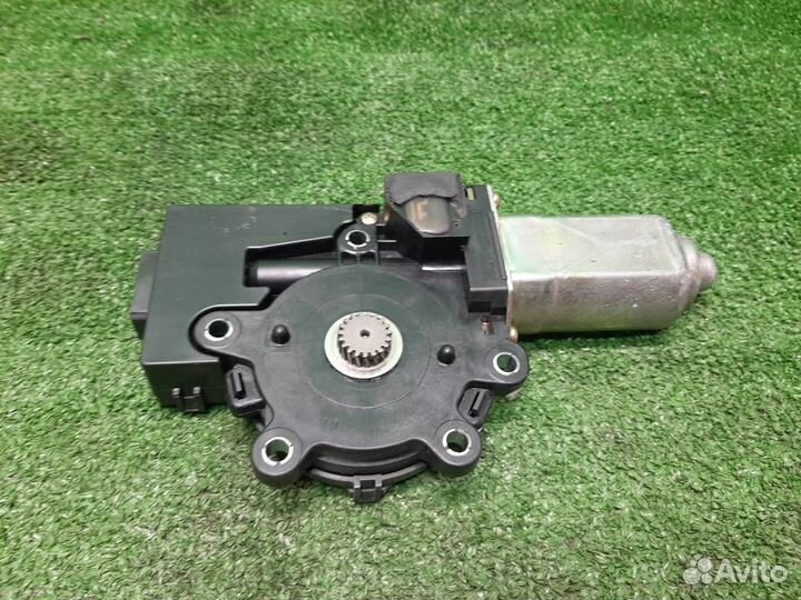 Мотор люка потолочного Subaru Forester SG/S11 2005