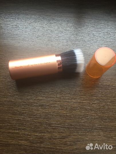 Кисть для макияжа