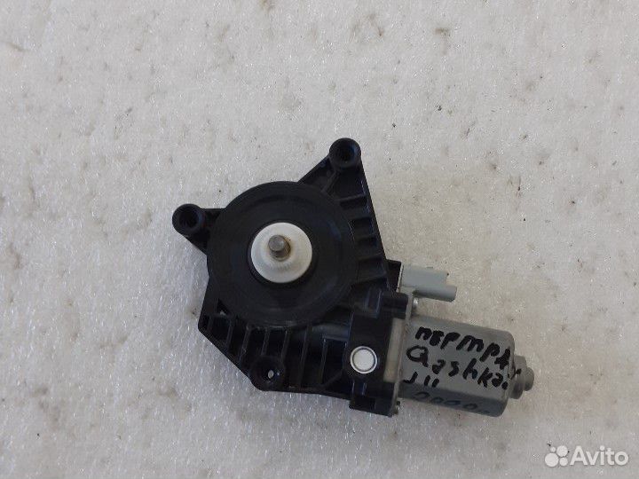 Маторчик двери передный правый Qashqai J11