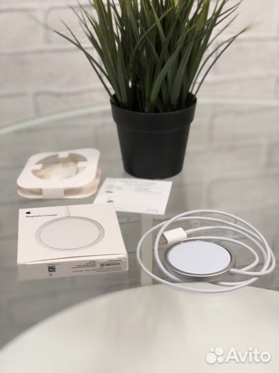 Беспроводное зарядное устройство на iPhone