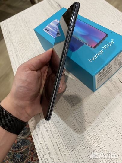 HONOR 10 Lite, 3/64 ГБ