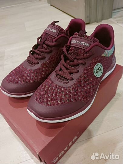 Новые кроссовки р. 37