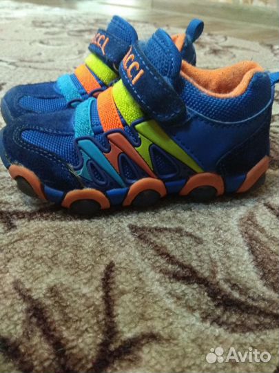 Кроссовки 23р