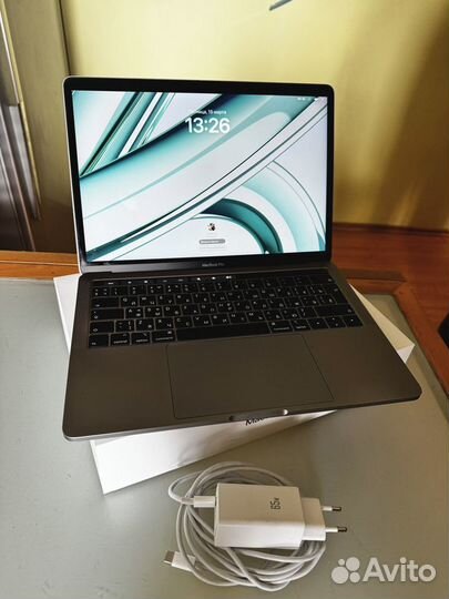 Macbook pro 13 2019 Touchbar i7 16/512 gb A1989