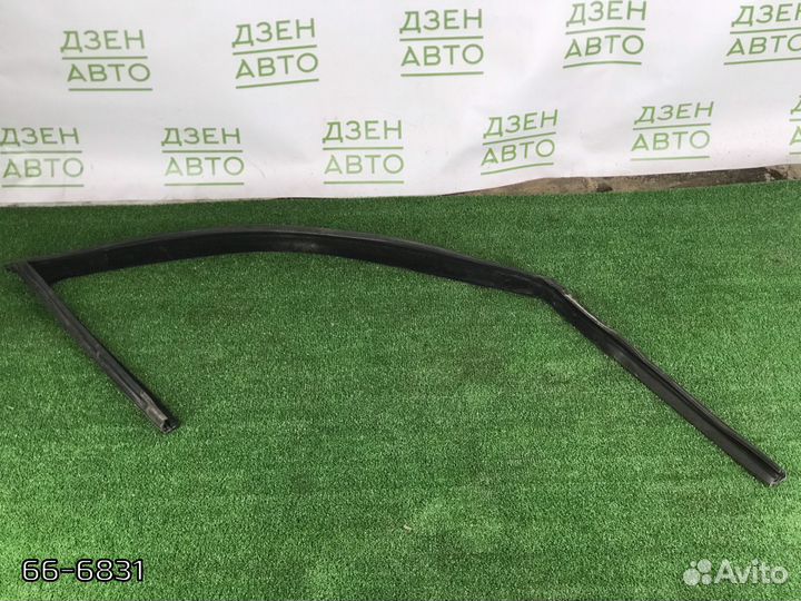 Уплотнитель стекла Mercedes S500/550 W221