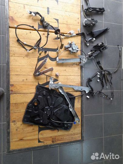 Ниссан х треил. Стекла боковые правые