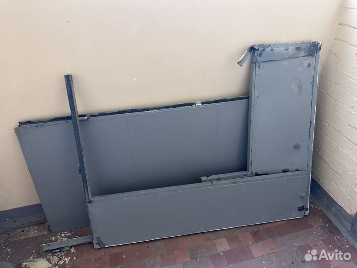 Металлическая дверь бу на металл