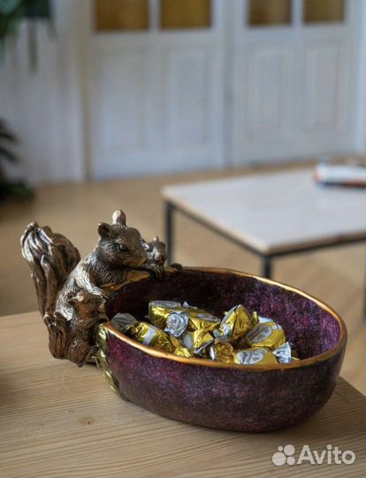 Конфетница статуэтка ключница