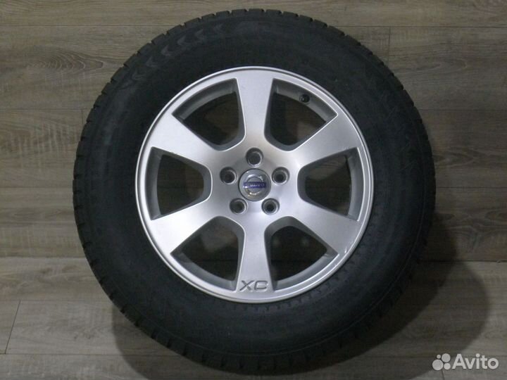 Комплект оригинальных колес Вольво хс60 R17 зима