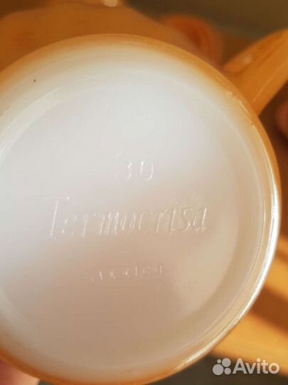 Чайные и кофейные чашки с блюдцами