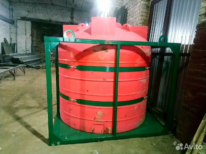 Емкость для воды пластиковая. Кас