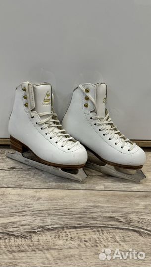 Коньки фигурные
