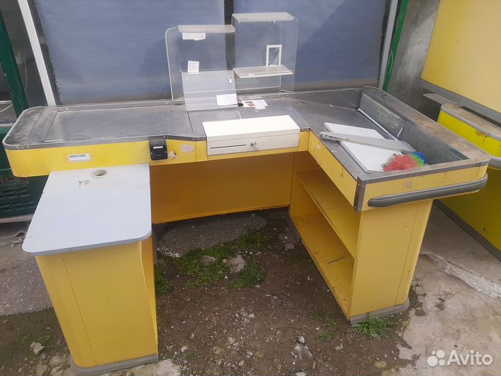 Кассовый стол