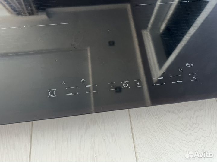Варочная индукционная панель Hotpoint Ariston