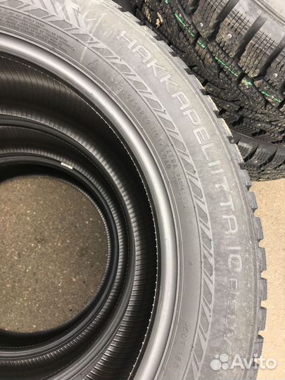 Nokian Tyres Hakkapeliitta 10p SUV 295/40 R21 111T