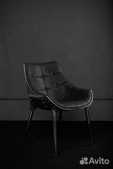 Кожаный стул