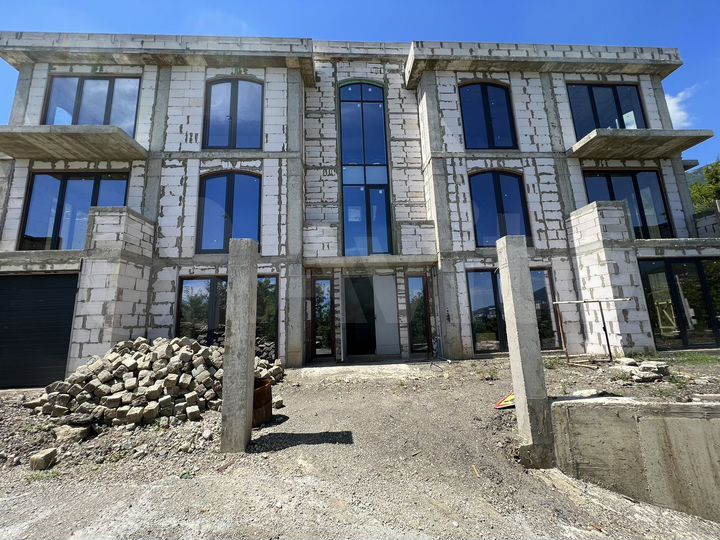 Дом 320 м² на участке 7 сот.