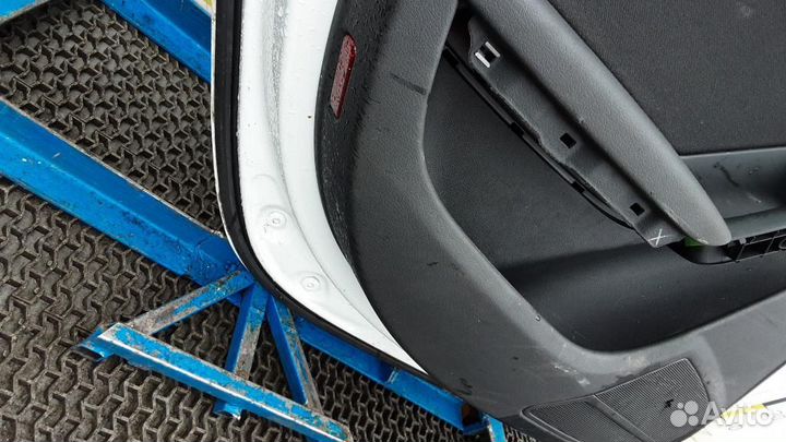 Дверь задняя левая Audi A4/RS4/S4