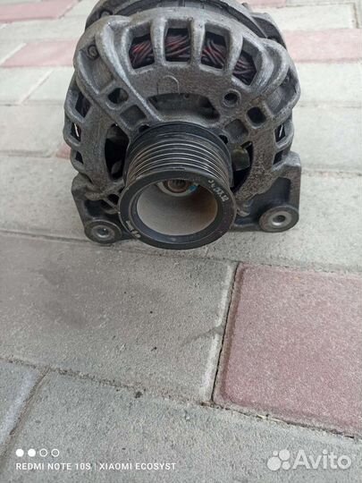 Генератор Renault Sandero Stepway 2012г б.у