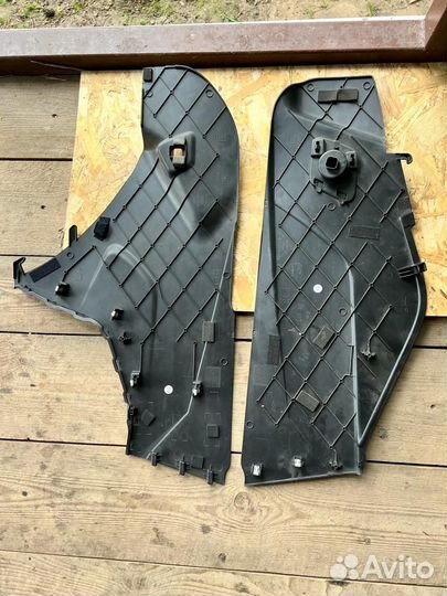 Ford Focus 3 накладки подлокотника в ноги