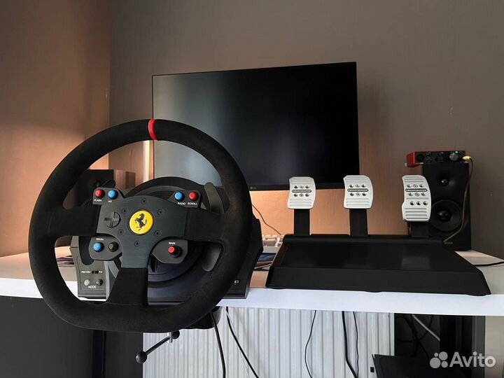 Руль thrustmaster t300 alcantara edition