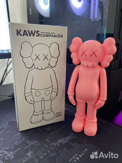 Фигурка kaws