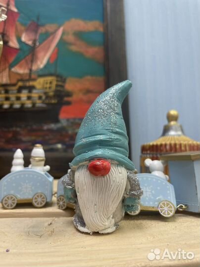 Вазы из гипса, шкатулка, подсвечник, фигурки