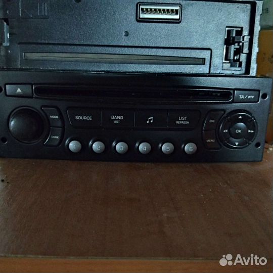 Продам магнитолу