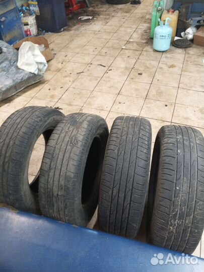 Bridgestone Dueler H/P Sport 215/65 R16