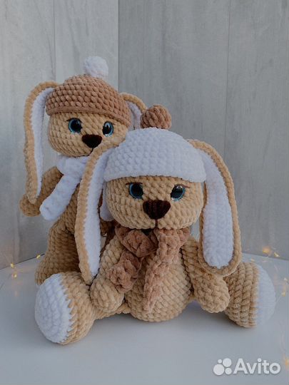 Вязаный зайчик символ 2023