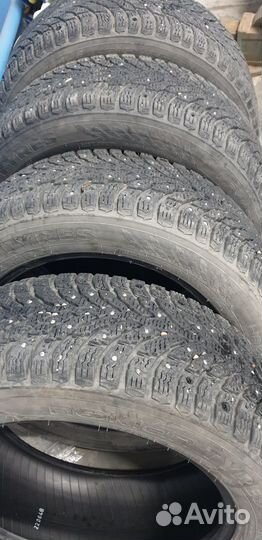 Nokian Tyres Hakkapeliitta 9 215/55 R17